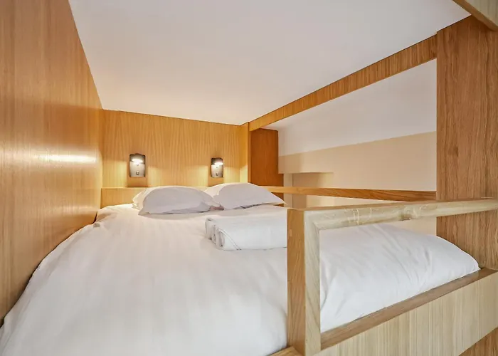 Lavie Maison - Design & Bath Apartment *